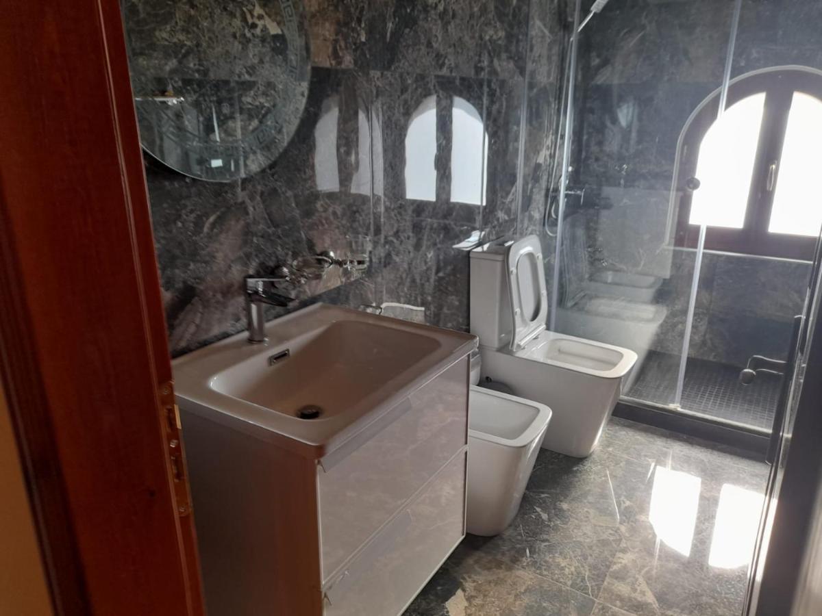 Bujtina Te Xhako Hostel Përmet Buitenkant foto