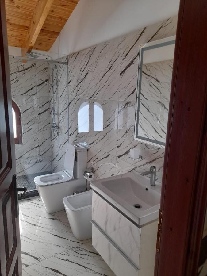 Bujtina Te Xhako Hostel Përmet Buitenkant foto