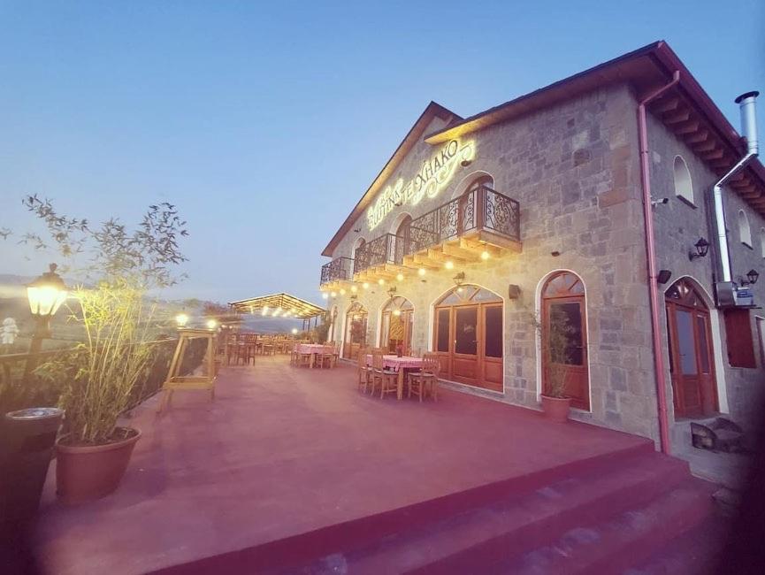 Bujtina Te Xhako Hostel Përmet Buitenkant foto