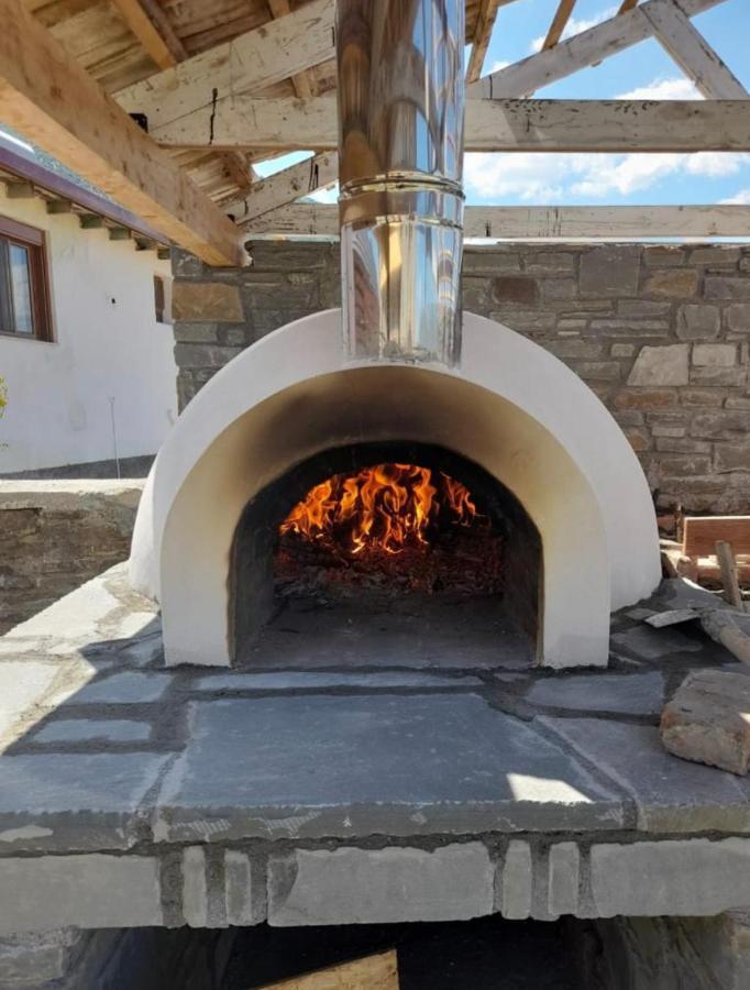 Bujtina Te Xhako Hostel Përmet Buitenkant foto