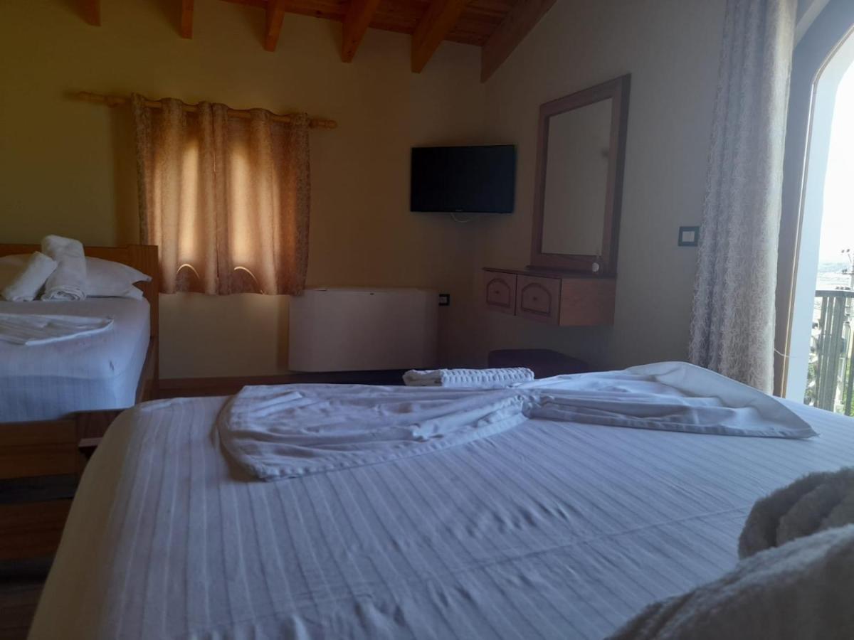 Bujtina Te Xhako Hostel Përmet Buitenkant foto