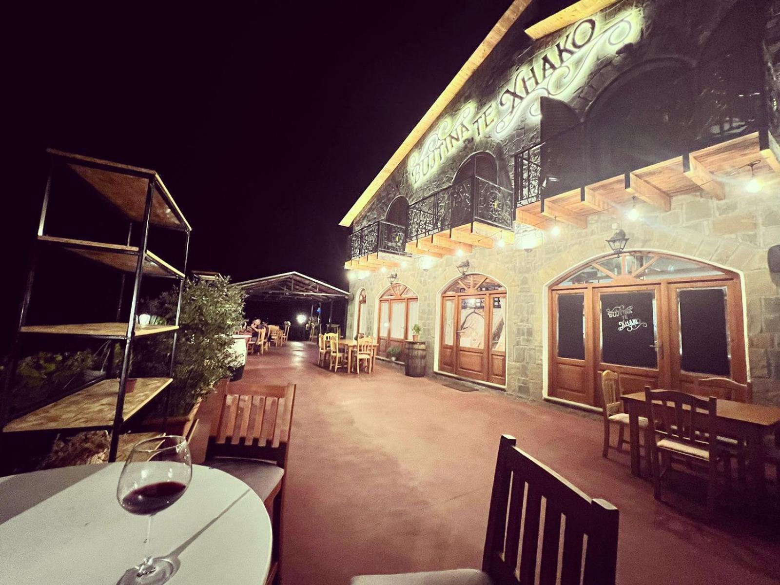 Bujtina Te Xhako Hostel Përmet Buitenkant foto