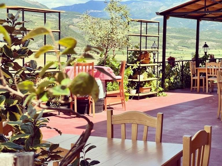 Bujtina Te Xhako Hostel Përmet Buitenkant foto