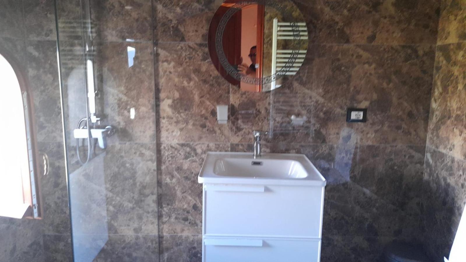 Bujtina Te Xhako Hostel Përmet Buitenkant foto